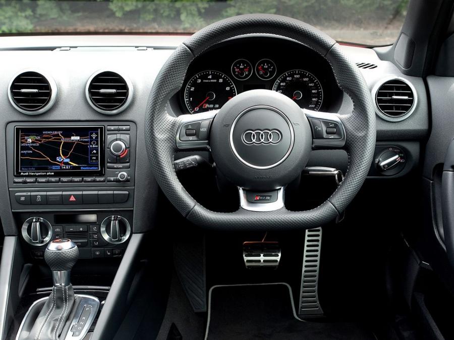  Audi RS3 Sportback (8PA) 2010 года  (UK) (фото 18 из 18)